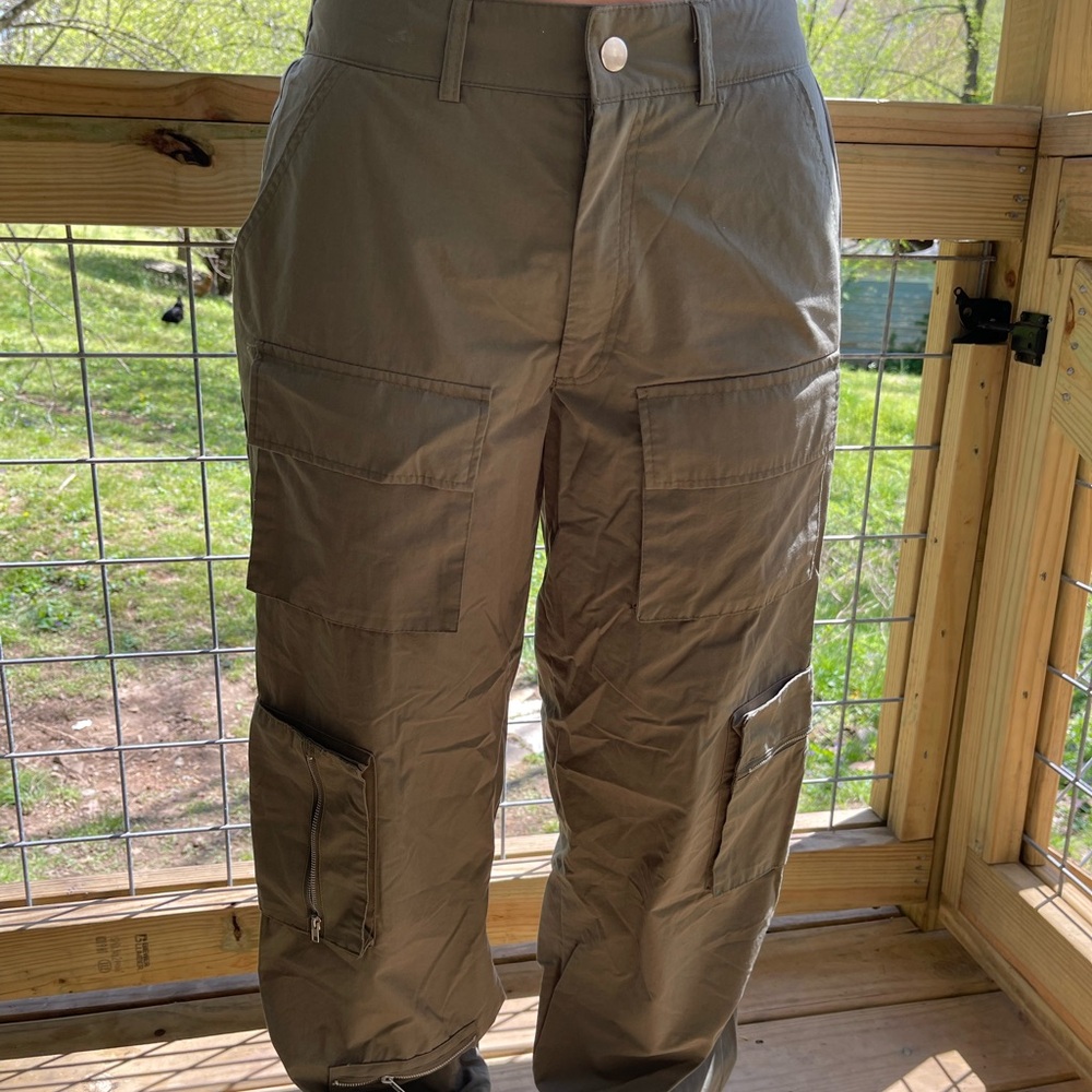 Women’s Olive Cargo Pants